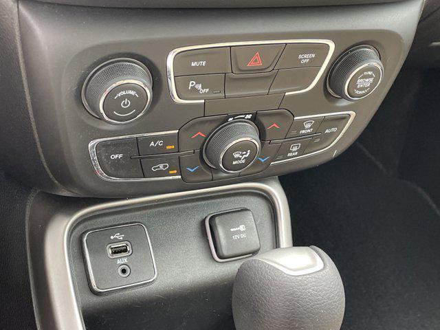 Photo of 2018 Redline Pearlcoat Jeep Compass