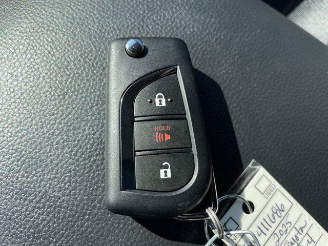 Photo of 2025 Ice Cap Toyota RAV4