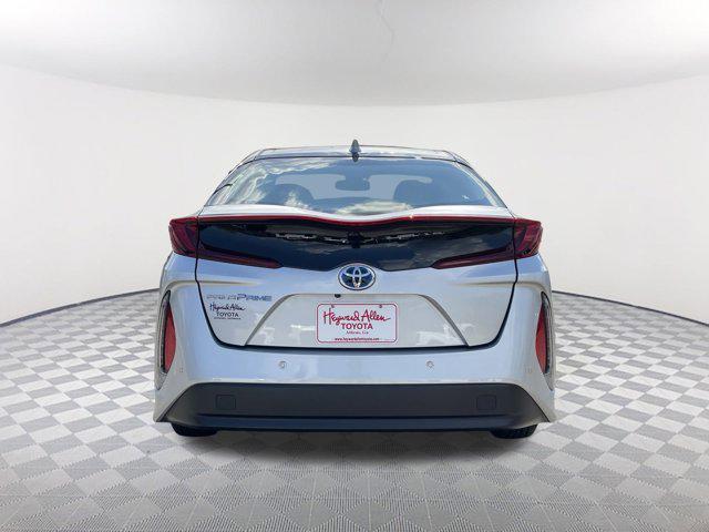 Photo of 2018 Classic Silver Metallic Toyota Prius Prime