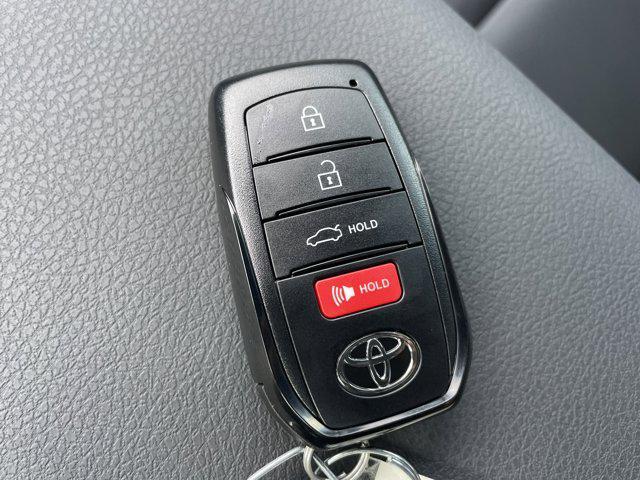 Photo of 2025 Ice Cap Toyota Camry