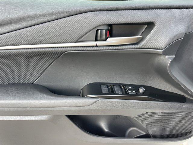 Photo of 2025 Ice Cap Toyota Camry