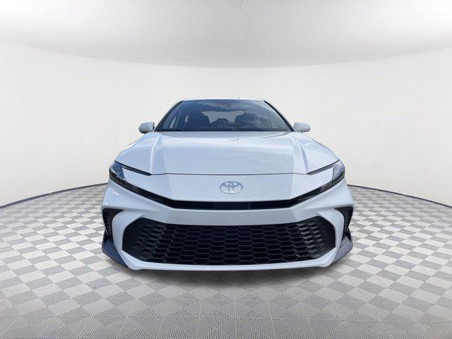 Photo of 2025 Ice Cap Toyota Camry
