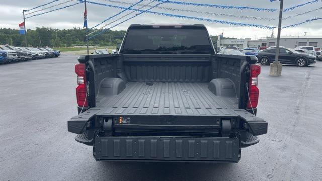 Photo of 2023 Black Chevrolet Silverado 2500
