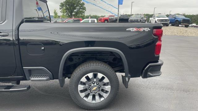 Photo of 2023 Black Chevrolet Silverado 2500