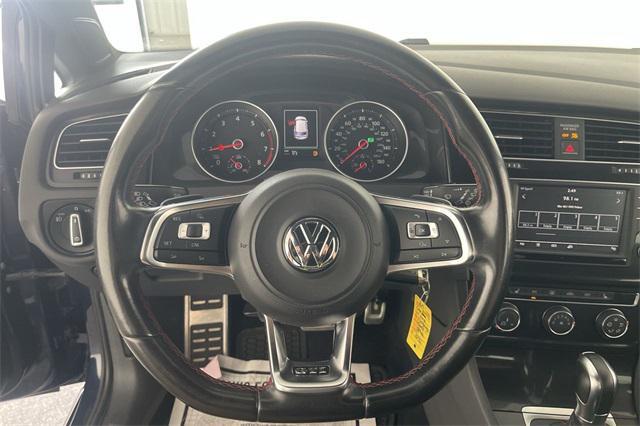 Photo of 2016 Night Blue Metallic Volkswagen Golf GTI