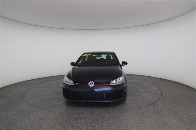 Photo of 2016 Night Blue Metallic Volkswagen Golf GTI