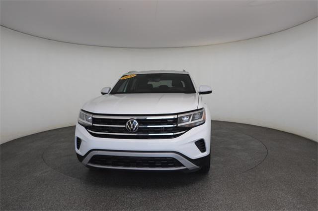 Photo of 2023 Pure White Volkswagen Atlas Cross Sport