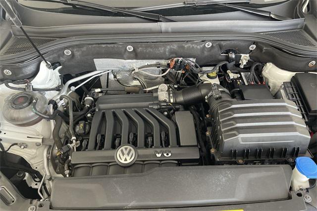 Photo of 2023 Pure White Volkswagen Atlas Cross Sport