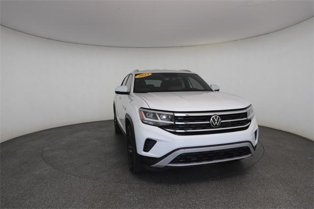 Photo of 2023 Pure White Volkswagen Atlas Cross Sport