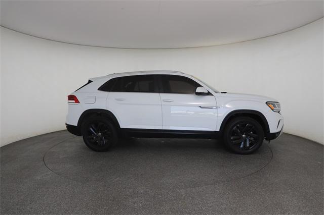 Photo of 2023 Pure White Volkswagen Atlas Cross Sport