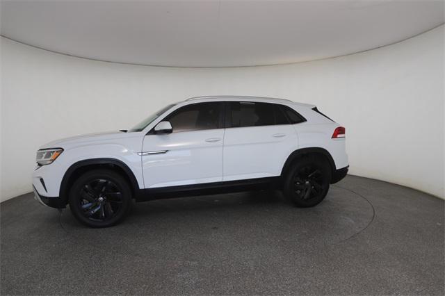Photo of 2023 Pure White Volkswagen Atlas Cross Sport