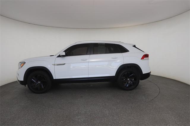 Photo of 2023 Pure White Volkswagen Atlas Cross Sport