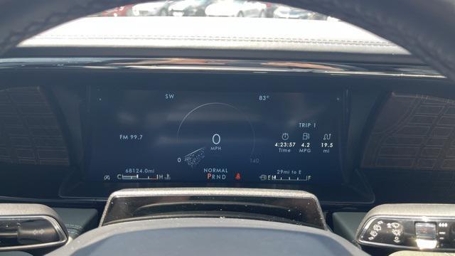 Photo of 2022 MANHANTTAN GREEN MET PREM Lincoln Navigator