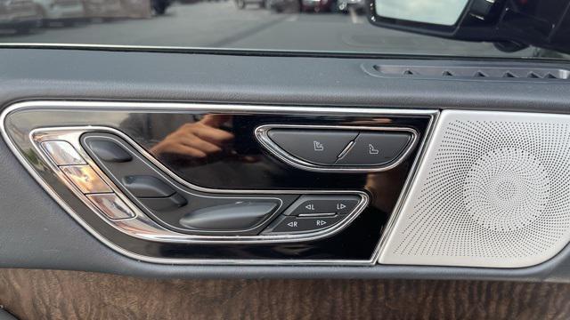 Photo of 2022 MANHANTTAN GREEN MET PREM Lincoln Navigator