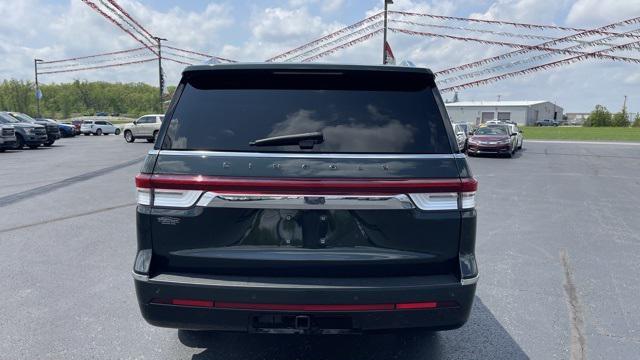 Photo of 2022 MANHANTTAN GREEN MET PREM Lincoln Navigator