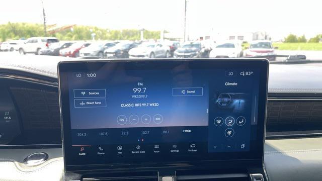 Photo of 2022 MANHANTTAN GREEN MET PREM Lincoln Navigator
