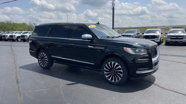 Photo of 2022 MANHANTTAN GREEN MET PREM Lincoln Navigator