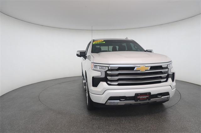 Photo of 2023 Pearl Chevrolet Silverado 1500