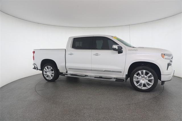 Photo of 2023 Pearl Chevrolet Silverado 1500