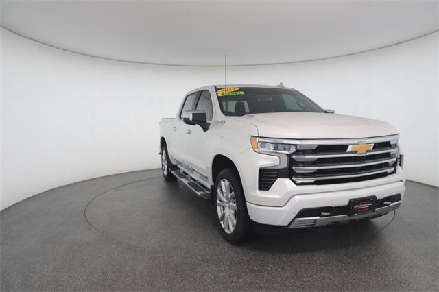 Photo of 2023 Pearl Chevrolet Silverado 1500