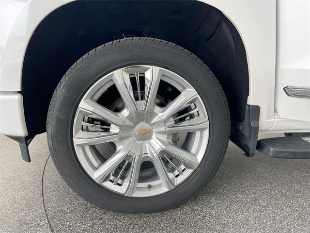 Photo of 2023 Pearl Chevrolet Silverado 1500