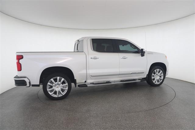 Photo of 2023 Pearl Chevrolet Silverado 1500