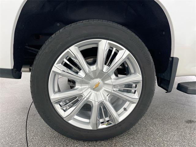 Photo of 2023 Pearl Chevrolet Silverado 1500