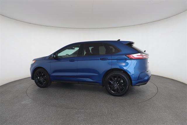 Photo of 2023 ATLAS BLUE Ford Edge