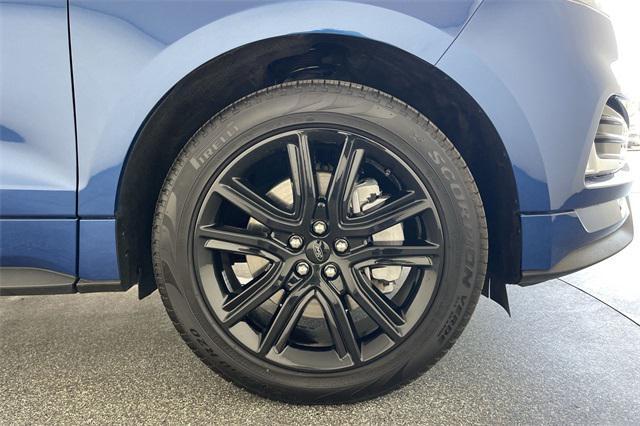 Photo of 2023 ATLAS BLUE Ford Edge