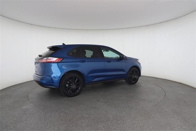 Photo of 2023 ATLAS BLUE Ford Edge