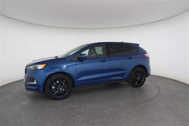 Photo of 2023 ATLAS BLUE Ford Edge