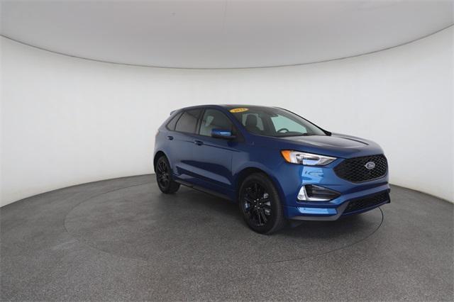 Photo of 2023 ATLAS BLUE Ford Edge