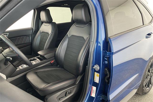 Photo of 2023 ATLAS BLUE Ford Edge