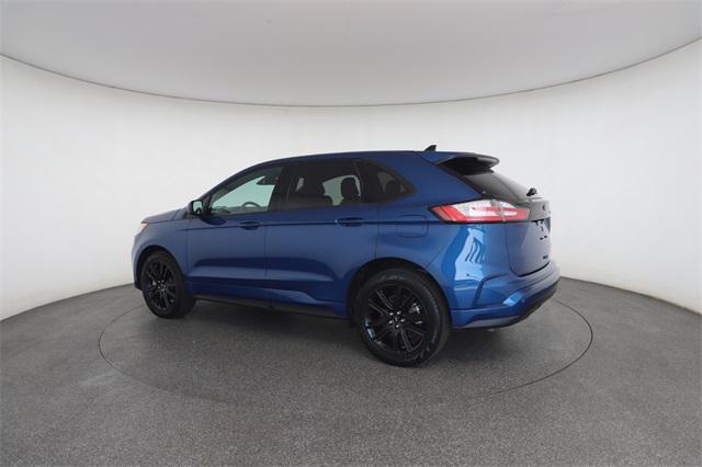 Photo of 2023 ATLAS BLUE Ford Edge