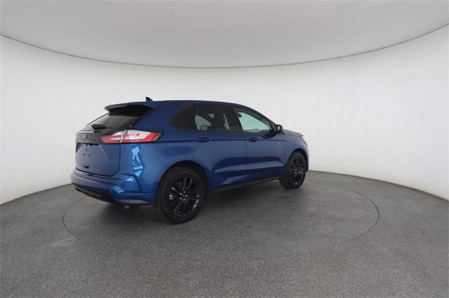 Photo of 2023 ATLAS BLUE Ford Edge