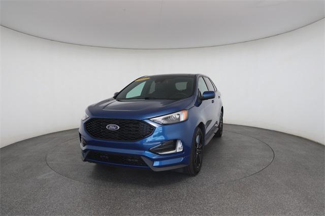 Photo of 2023 ATLAS BLUE Ford Edge