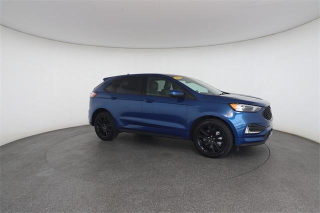 Photo of 2023 ATLAS BLUE Ford Edge