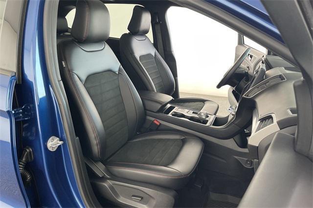 Photo of 2023 ATLAS BLUE Ford Edge