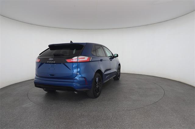 Photo of 2023 ATLAS BLUE Ford Edge