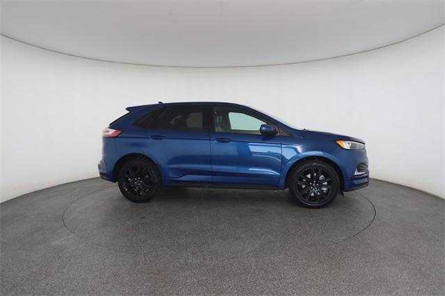 Photo of 2023 ATLAS BLUE Ford Edge