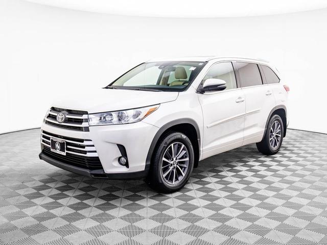 Photo of 2018 Blizzard Pearl Toyota Highlander