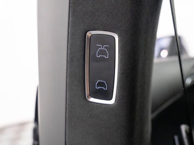 Photo of 2022 Gray Tesla Model X