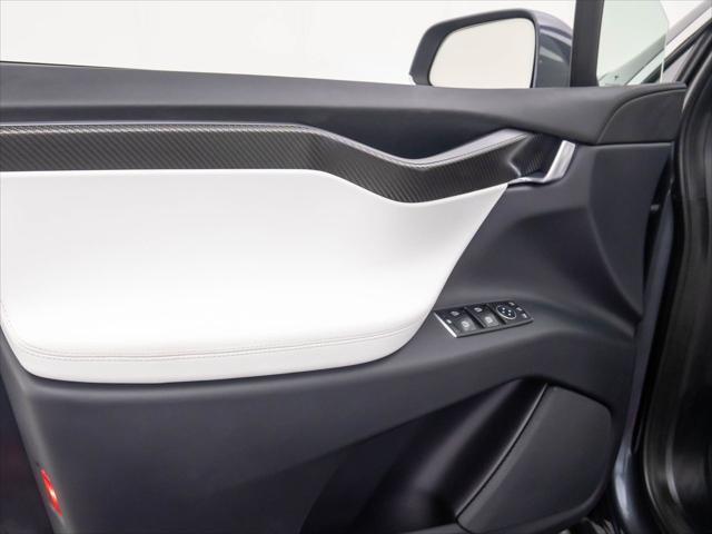 Photo of 2019 Solid Black Tesla Model X