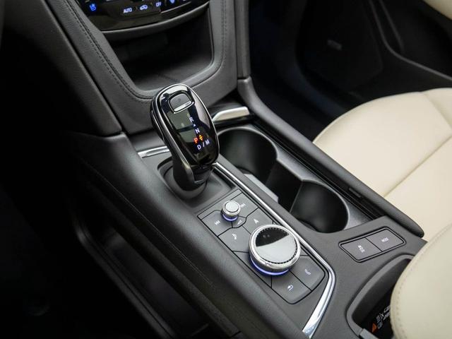 Photo of 2025 Stellar Black Metallic Cadillac XT6