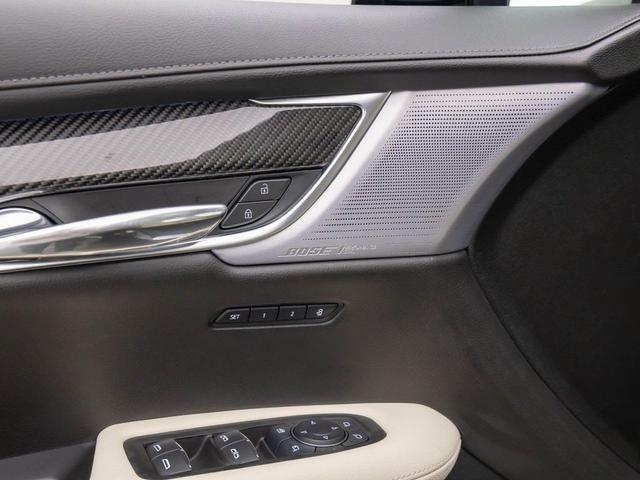 Photo of 2025 Stellar Black Metallic Cadillac XT6