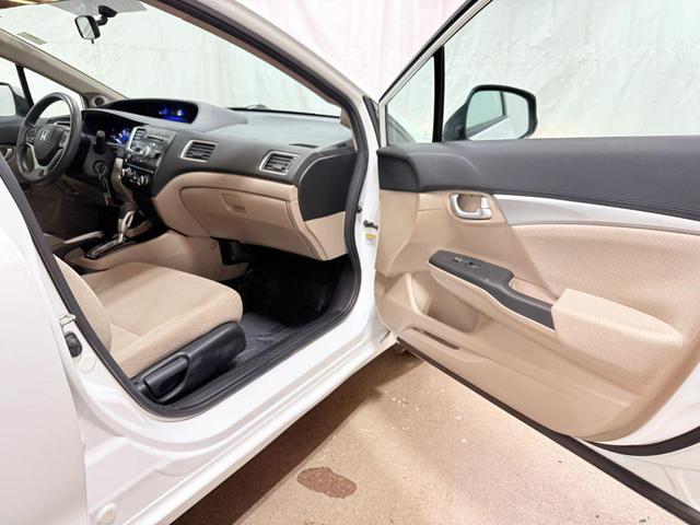 Photo of 2013 Taffeta White Honda Civic