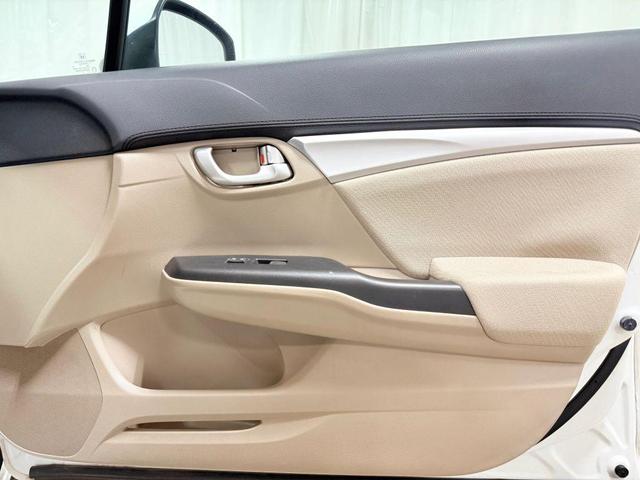 Photo of 2013 Taffeta White Honda Civic
