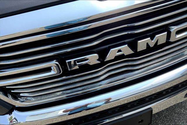 Photo of 2022 Granite Crystal Metallic Clearcoat RAM 1500