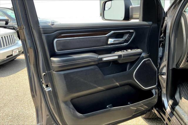 Photo of 2022 Granite Crystal Metallic Clearcoat RAM 1500