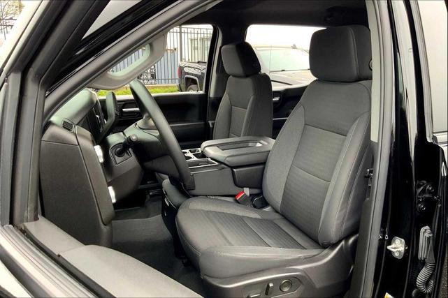 Photo of 2024 Onyx Black GMC Sierra 1500